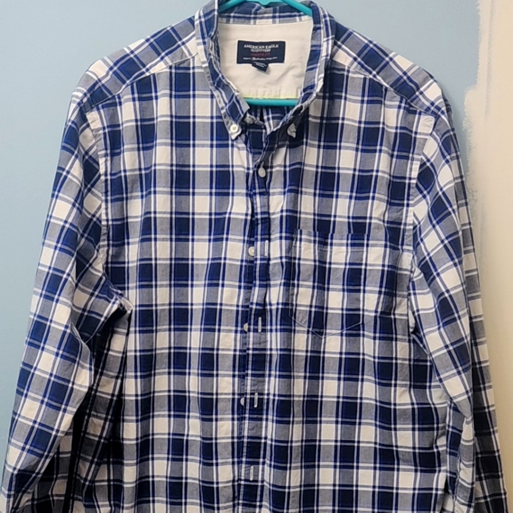 American Eagle Button Up